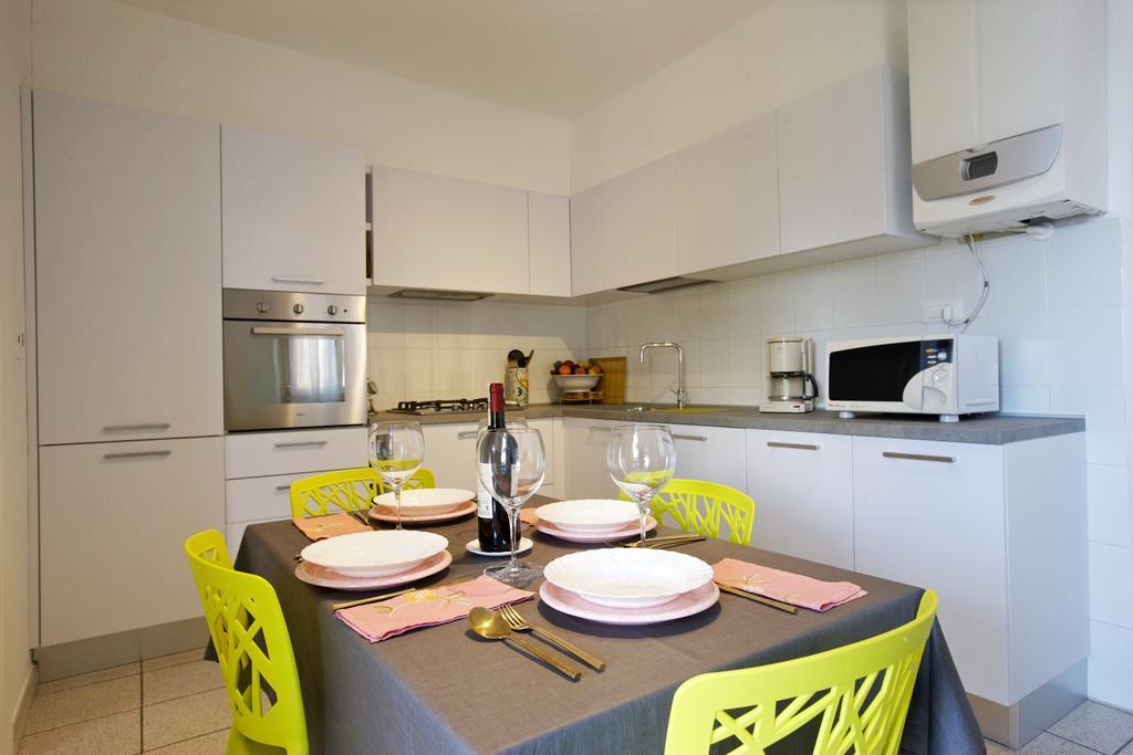 Piazzale Italia Apartment Oggebbio Luaran gambar