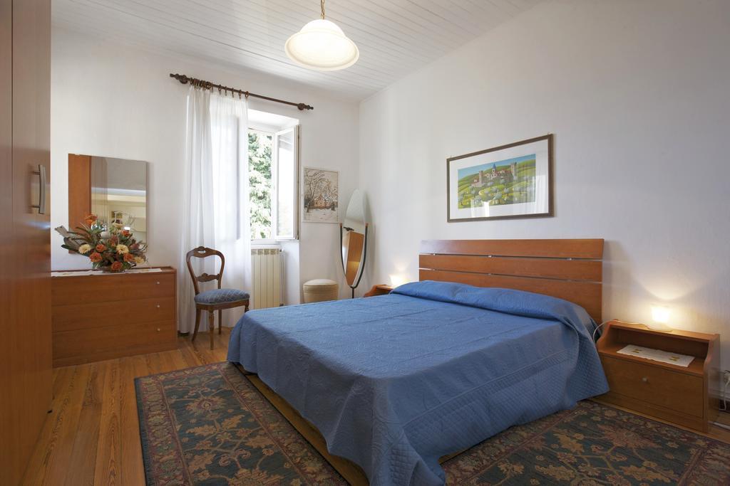 Piazzale Italia Apartment Oggebbio Luaran gambar