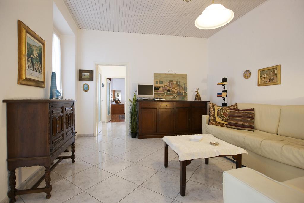 Piazzale Italia Apartment Oggebbio Luaran gambar